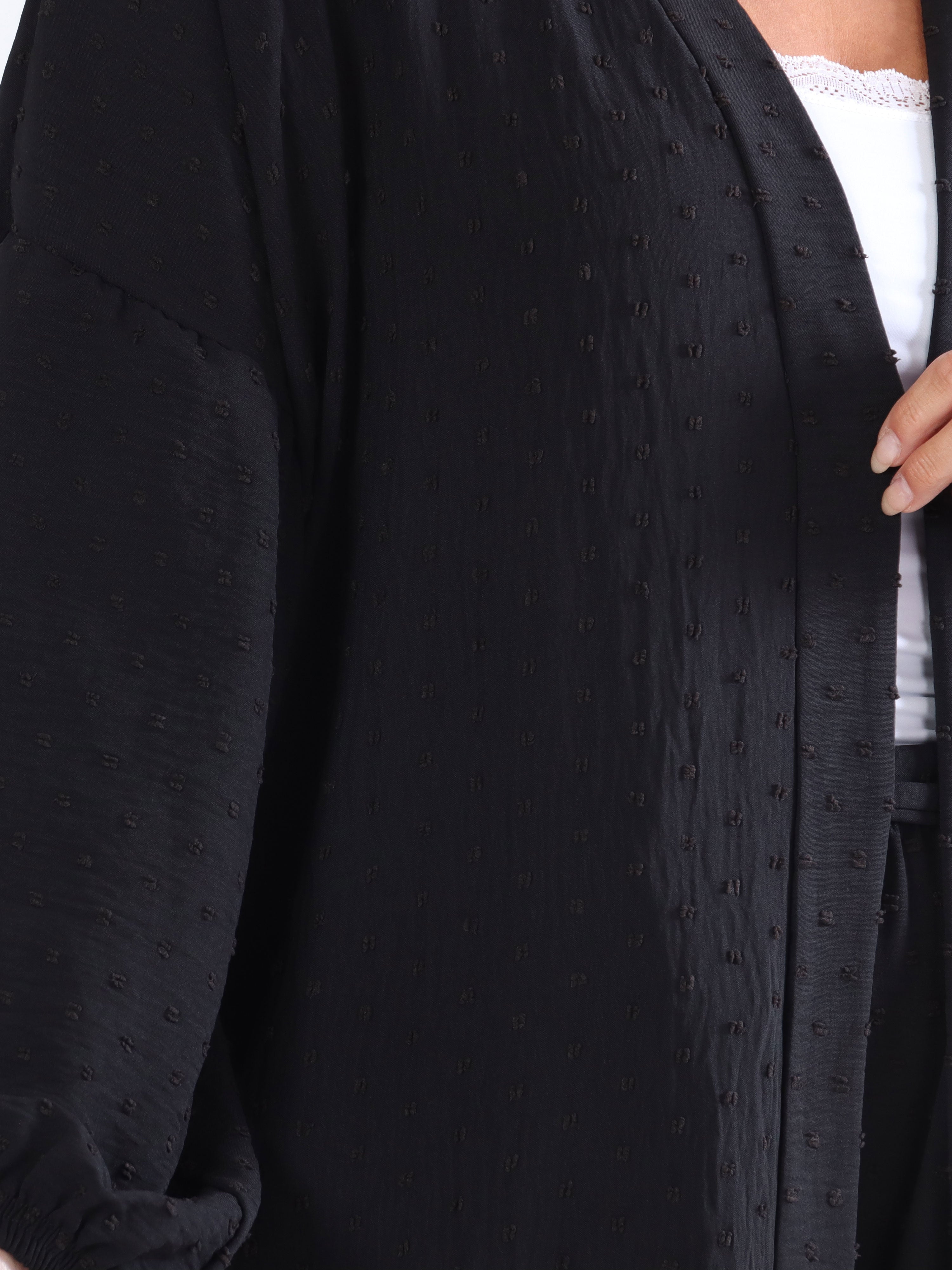 Marbella - Söt lätt plus size kofta med prickigt mönster